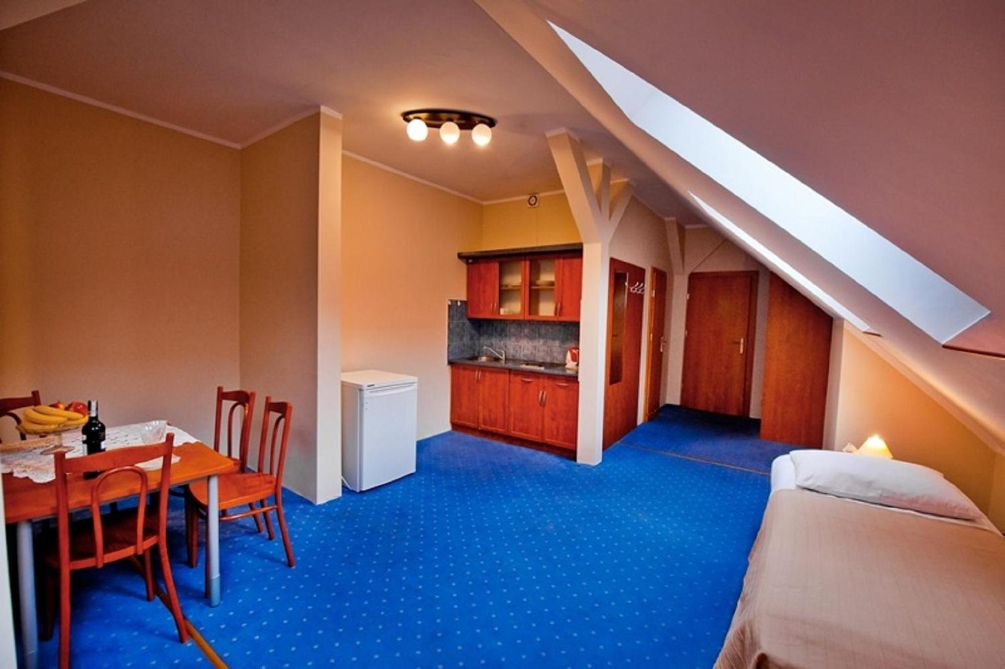 Hl Lebski Apartamenty 莱鲍 外观 照片